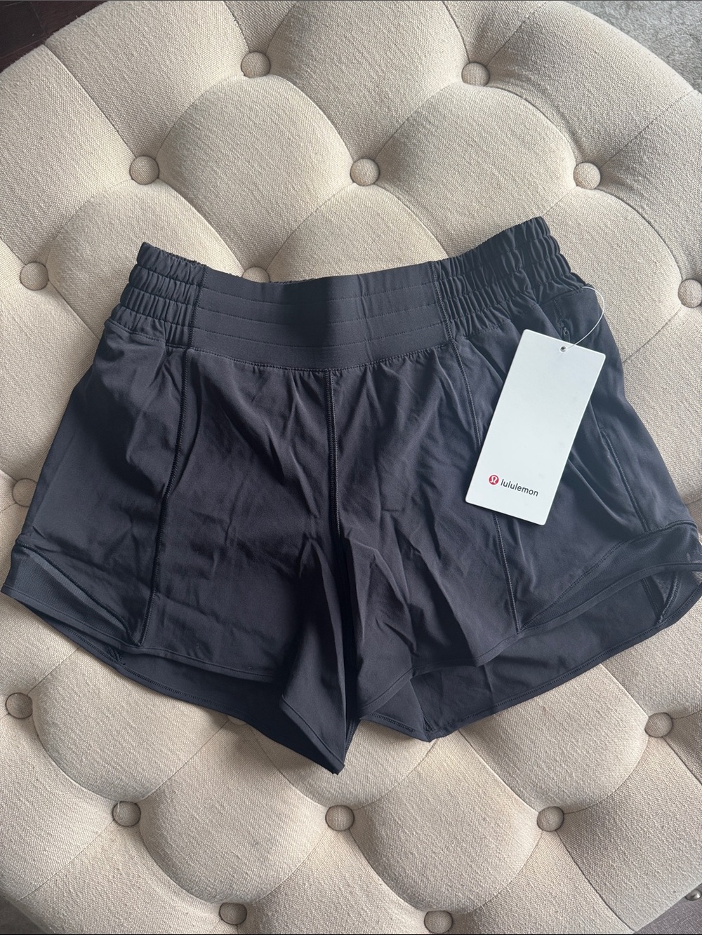 NWT lululemon Black Hotty Hot HR Shorts - 4 in Lined